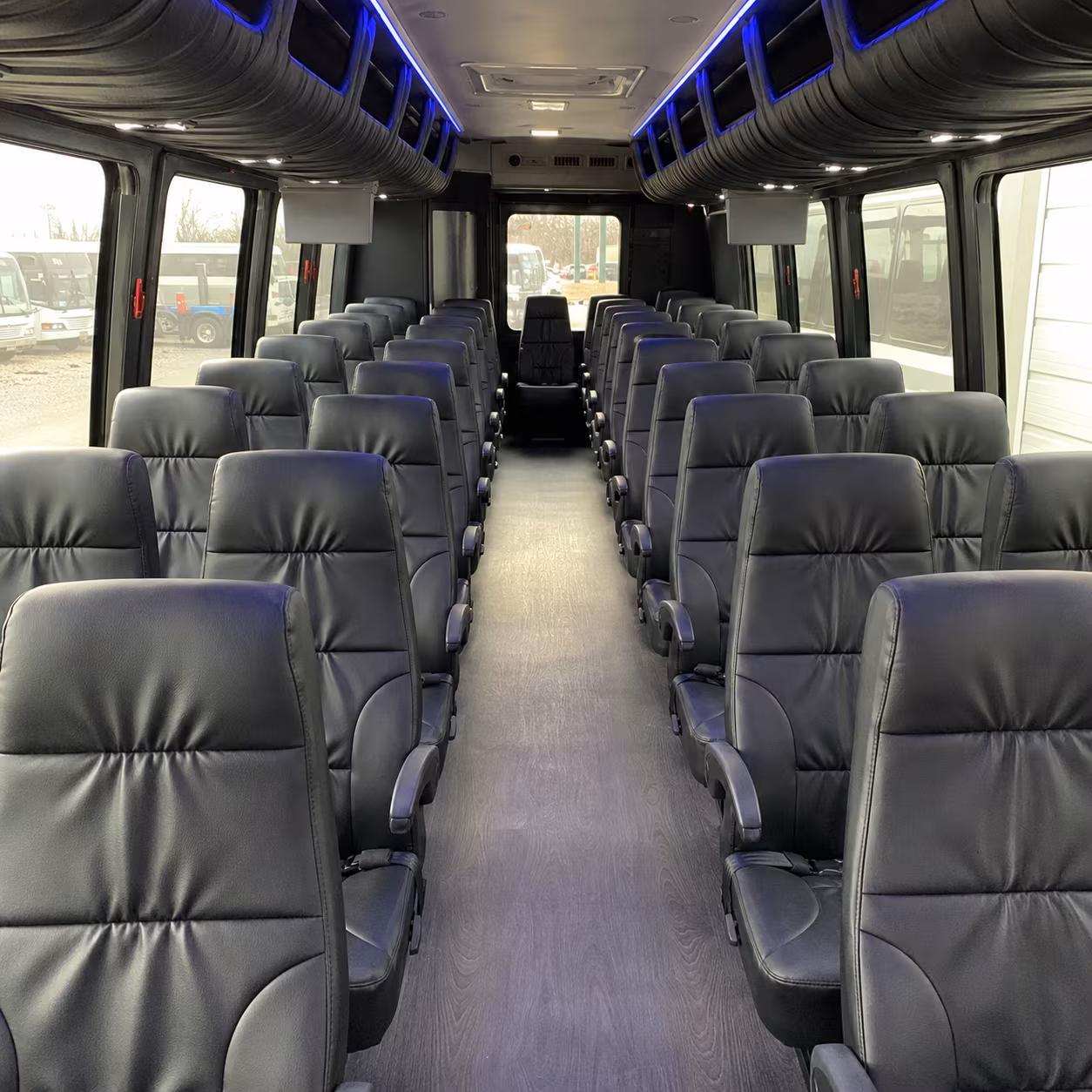 easily book transportation for your next airport transfer 3