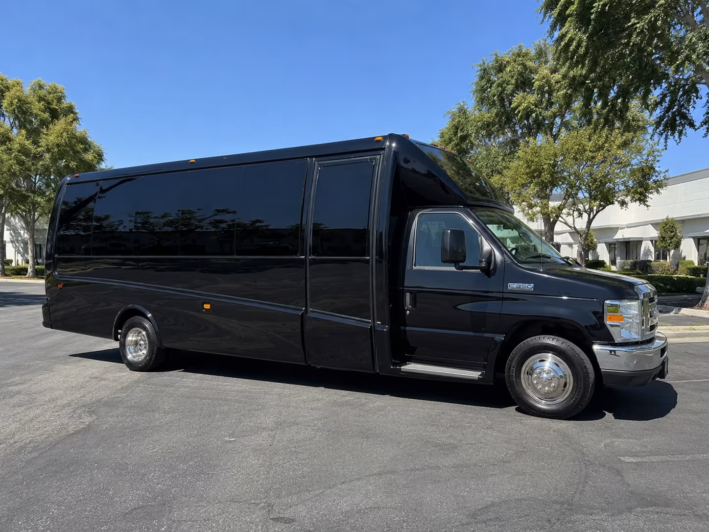 outdoor and recreation field trip buses near jurupa valley