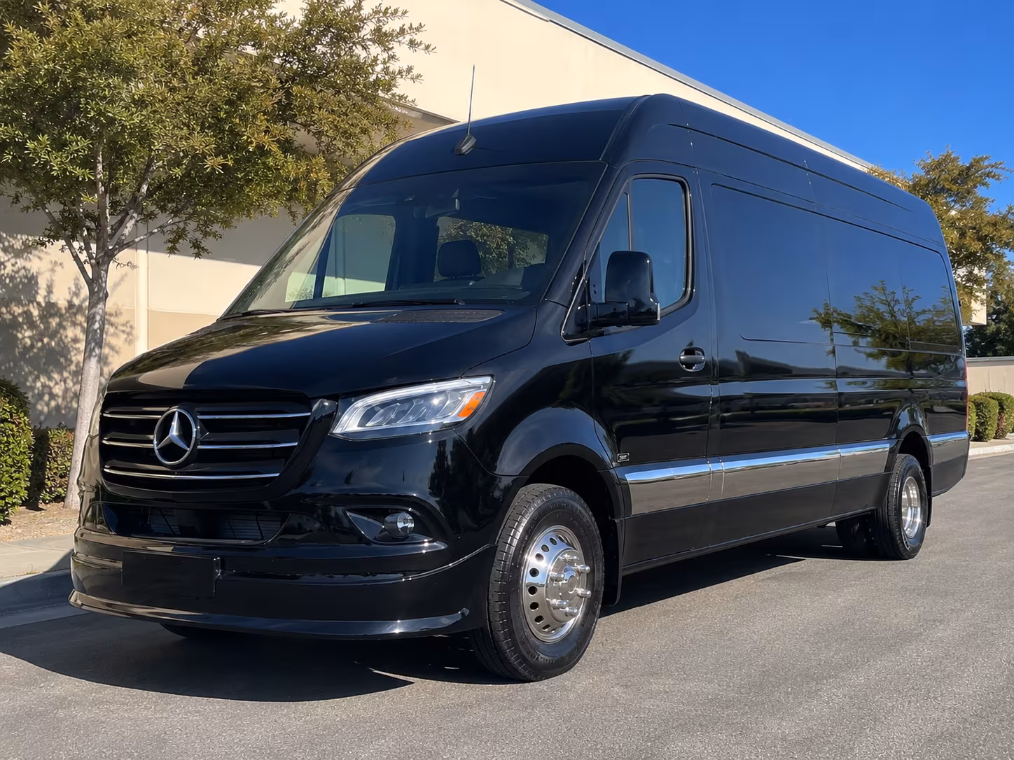 sprinter vans and minibuses for executive convention shuttles in jurupa valley